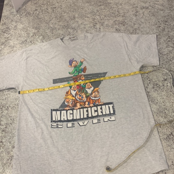 Disney parks VTG Snow White and the seven dwarfs Disney park T-shirt - Picture 5 of 10